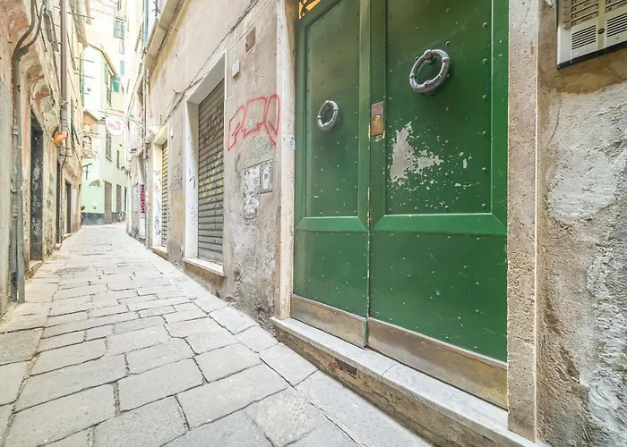 Guesthost - Santa Maria Delle Vigne Flat Genoa